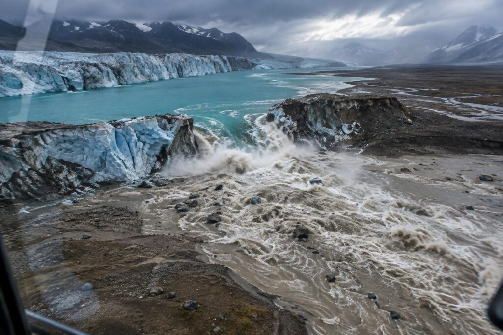 Il y a 8 400 ans, un lac plus grand que la France s’est vidé d’un coup : ce qui a suivi a changé la Terre pour toujours